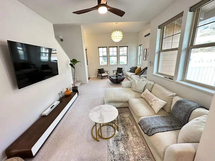 New 4 Bedroom Home With Ocean And Gorgeous Mountain Views In The Gated Community Of Mauna Olu Waianae
