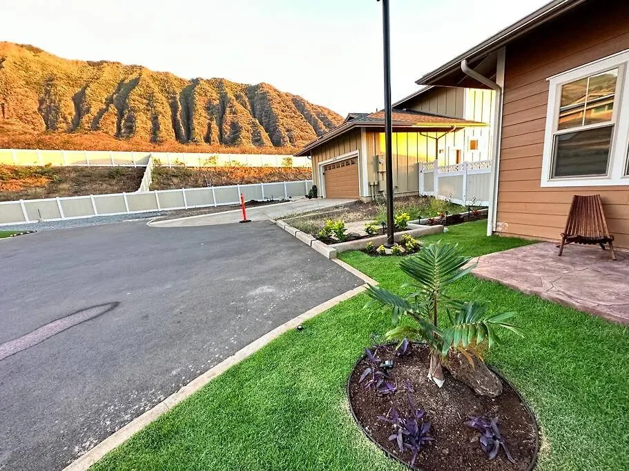New 4 Bedroom Home With Ocean And Gorgeous Mountain Views In The Gated Community Of Mauna Olu Waianae Ferienhaus