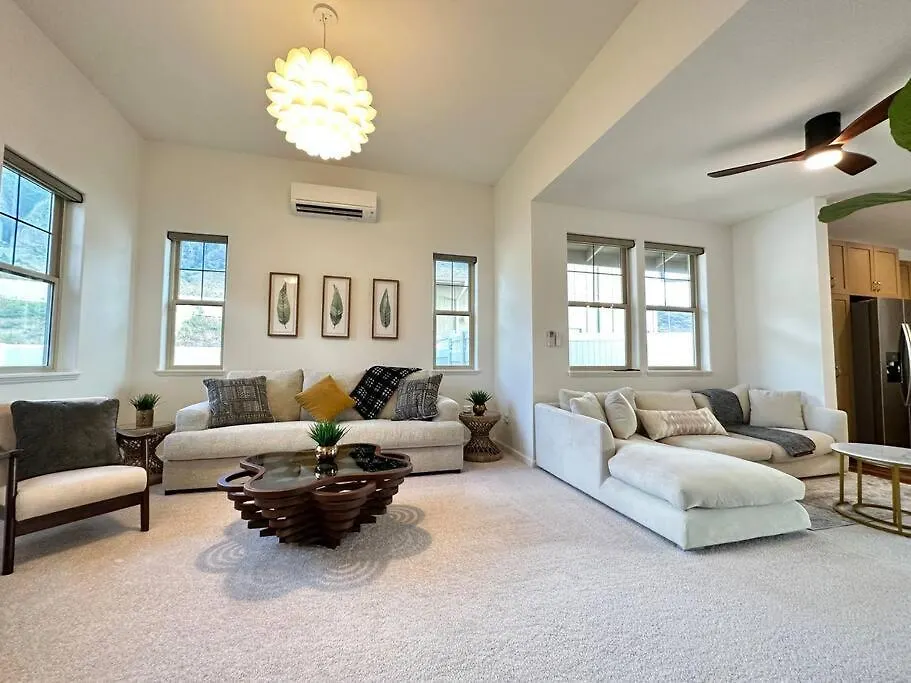 New 4 Bedroom Home With Ocean And Gorgeous Mountain Views In The Gated Community Of Mauna Olu Waianae Ferienhaus