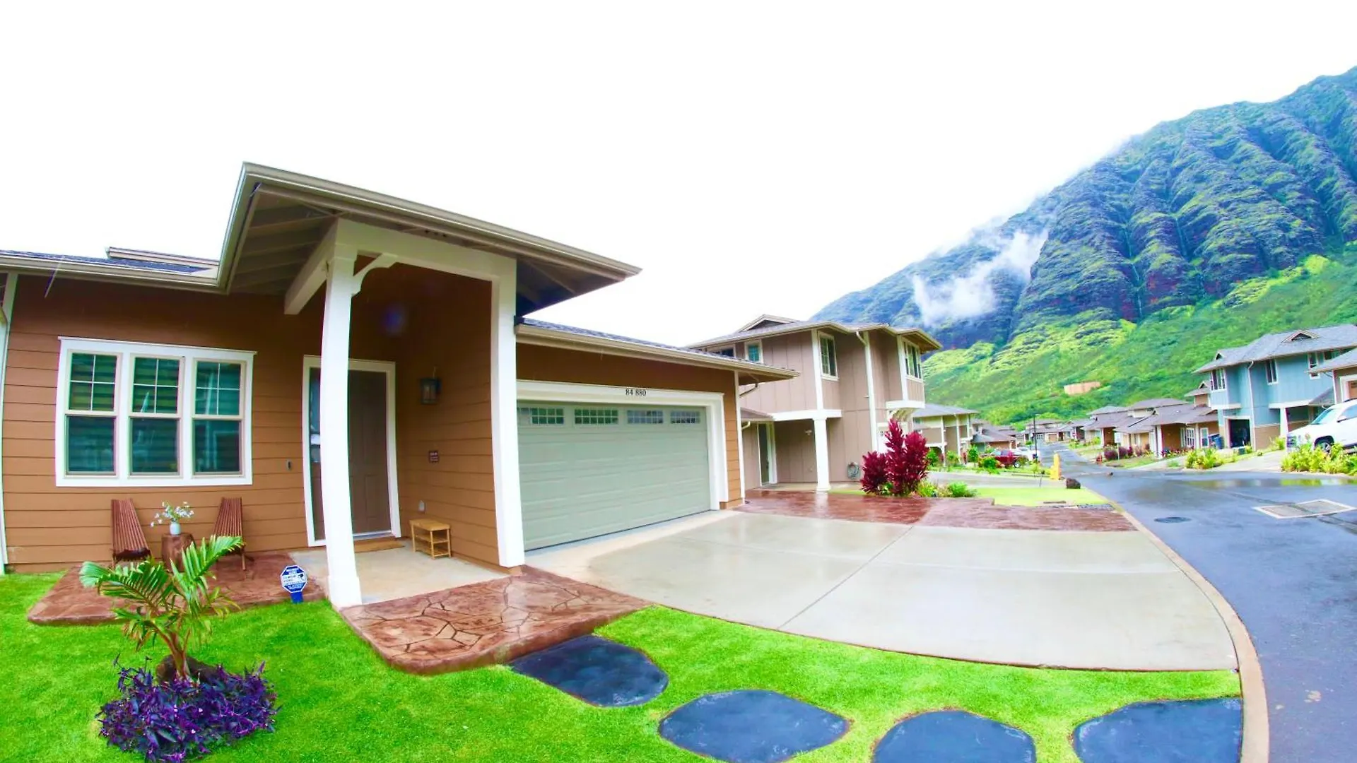 New 4 Bedroom Home With Ocean And Gorgeous Mountain Views In The Gated Community Of Mauna Olu Waianae